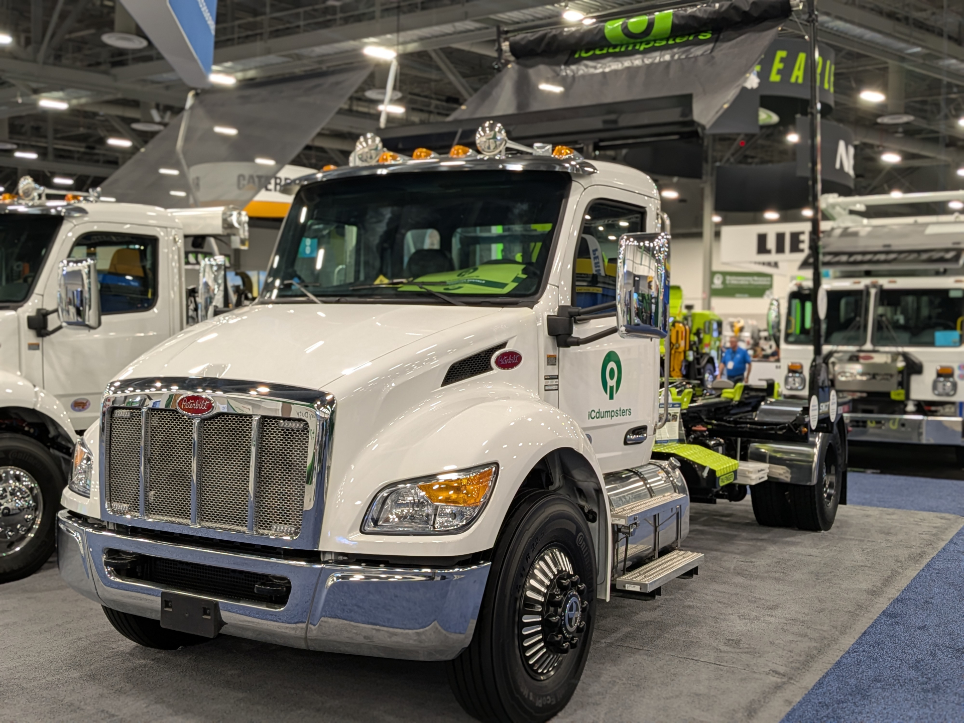 Peterbilt iCdumpsters truck front view